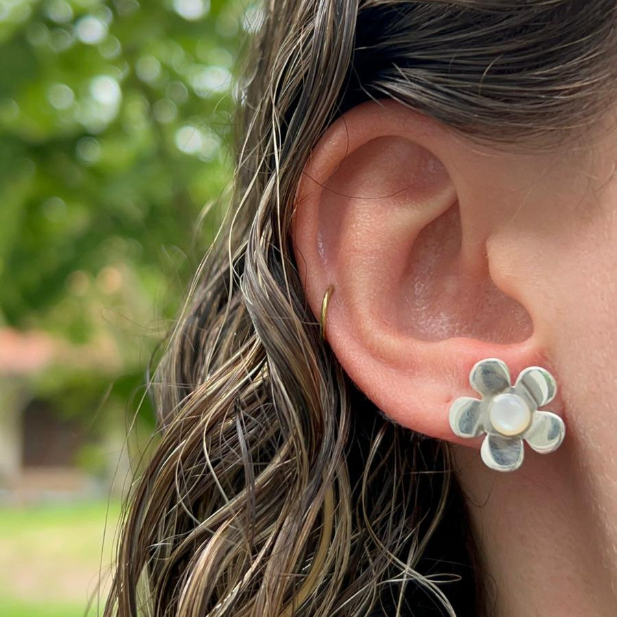 עגילי מיני פלורה-מון סטון